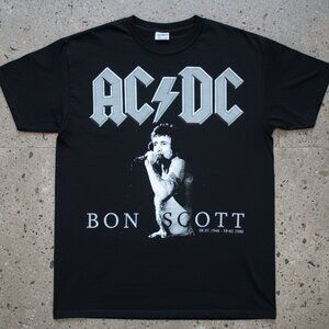 Vintage AC/DC Bon Scott Tribute T-Shirt – Classic Rock Band Graphic Tee – Retro